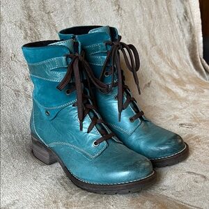 Dromedaris Teal Lace-Up Ankle Boots